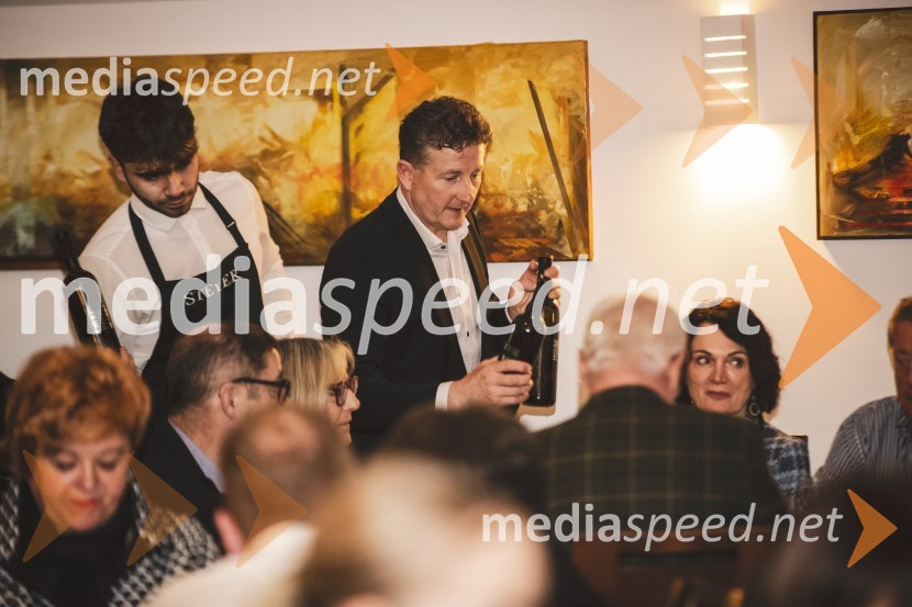  Danilo Steyer,   vinar, Steyer Vina; vinski vitez, predsednik Vinske reprezentance SlovenijeSteyerjev tradicionalni kulinarični večer s Tomažem Kavčičem
