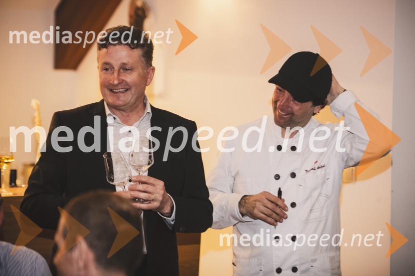  Danilo Steyer,   vinar, Steyer Vina; vinski vitez, predsednik Vinske reprezentance Slovenije;  Tomaž Kavčič, kuharski mojster, Pri Lojzetu, Zemono, podpredsednik BASSSteyerjev tradicionalni kulinarični večer s Tomažem Kavčičem