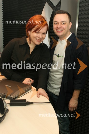 Darja Potočan, programska urednica Radia 1 in Sašo Papp, programski direktor radijske mreže Infonet ter moderator na Radiu 1Radio 1, otvoritev nove radijske postaje