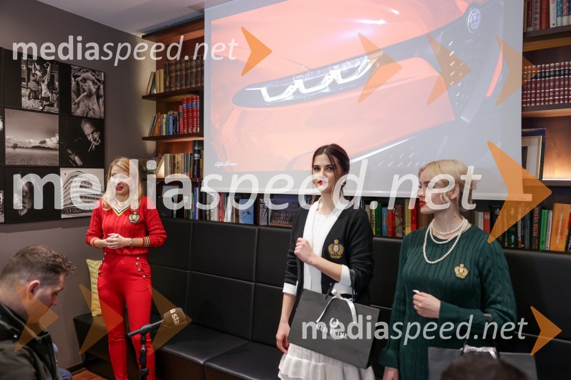  Maja Ferme, modna oblikovalka;  Lea Prstec, manekenka;  Jutra Zorc, manekenkaAlfa Romeo in modna hiša Ferme združujeta poti