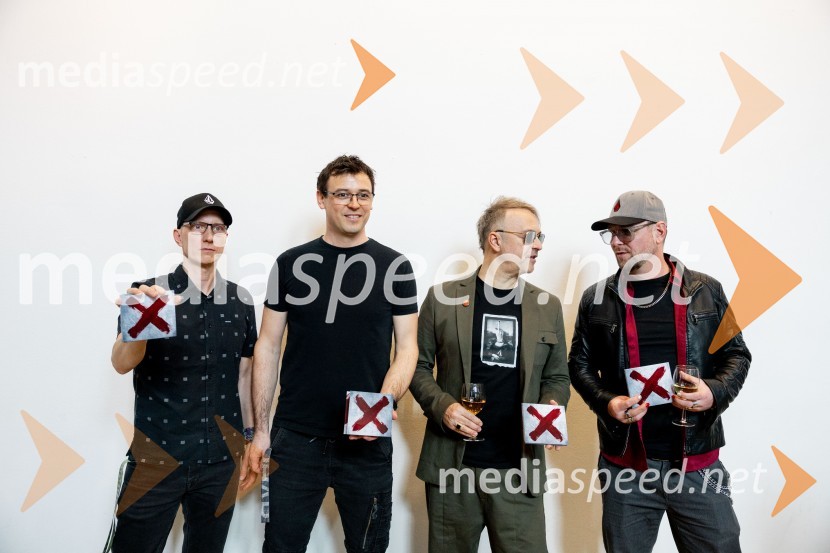  Primož  Benko, glasbenik, član skupine Siddharta;  Boštjan Meglič, glasbenik, član skupine Siddharta;  Jani Hace, glasbenik, Siddharta;  Tomi Meglič, glasbenik, pevec skupine SiddhartaSiddharta izdala novi album X