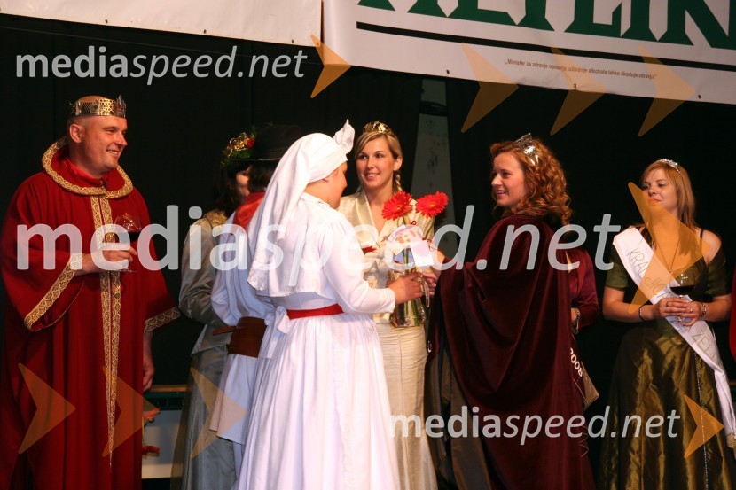 Janez Colnar, kralj cvička, Silvija Kostelec, prva kraljica metliške črnine, Janja Korošec, Vinska kraljica Radgonsko-Kapelskih goric in Janja Curk, kraljica vina zelen27. Vinska vigred