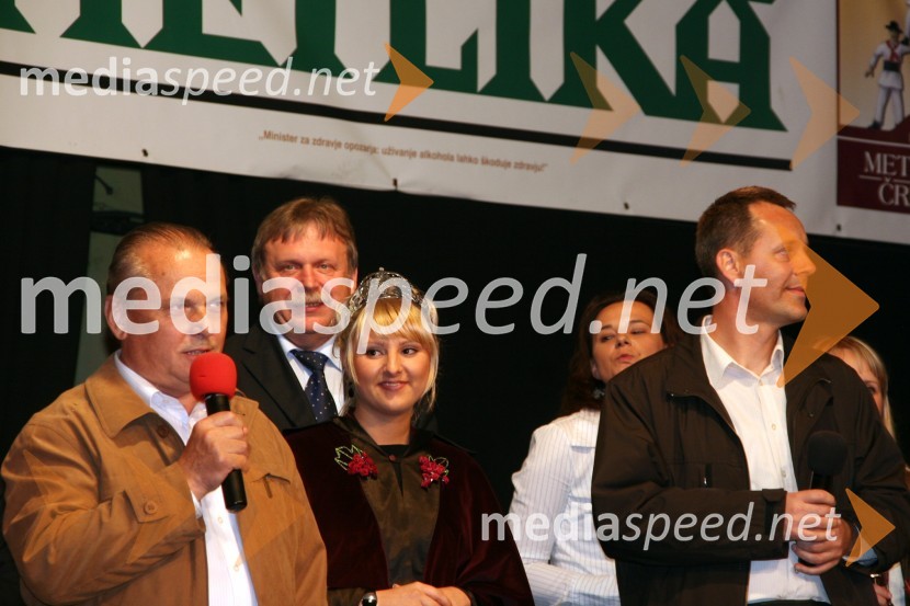 Vladimir Bahč, predsednik uprave in generalni direktor podjetja TPV Novo mesto, Simona Žugelj, druga kraljica metliške črnine in Jože Bele, Revoz d.d.27. Vinska vigred