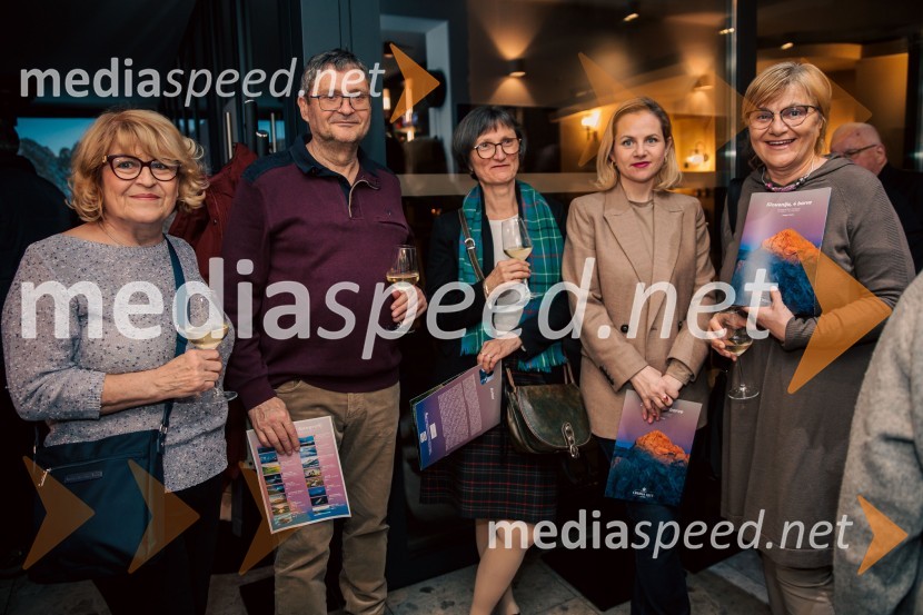  Ditka Rotner;  Tomaž Strniša;  Barbara Kresal Strniša;  Tina Ambrožič;  Mariča KavčičSlovenija, 4 barve, odprtje razstave Gregorja Kresala