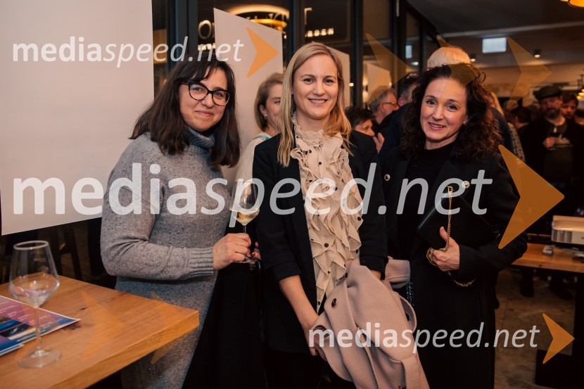  Petra Plevnik, Odvetniška pisarna Senica & partnerji, d.o.o;  Katarina Mervič, Odvetniška pisarna Senica & partnerji, d.o.o;  Marija Jurca, vodja pisarne, Evropski center za reševanje sporovSlovenija, 4 barve, odprtje razstave Gregorja Kresala