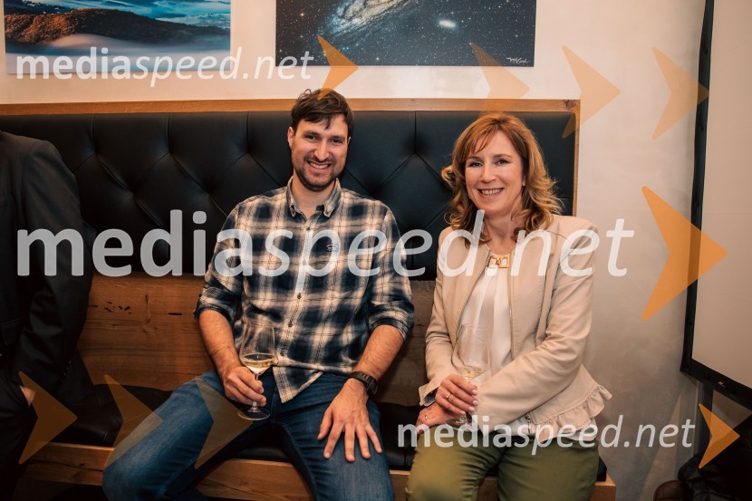  ... ;  Ani GaleSlovenija, 4 barve, odprtje razstave Gregorja Kresala