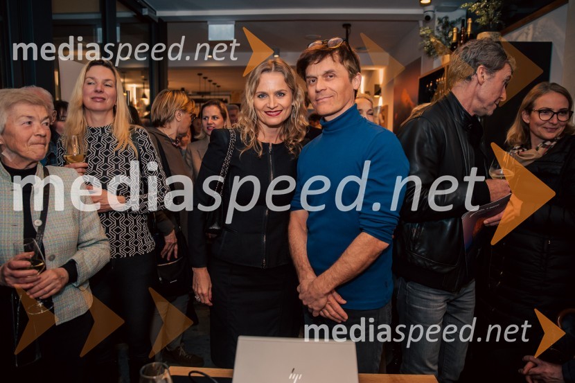  Katarina Kresal, odvetnica, nekdanja ministrica za notranje zadeve;  Gregor Kresal, filmski ustvarjalec in fotograf, nekdanji alpinistSlovenija, 4 barve, odprtje razstave Gregorja Kresala