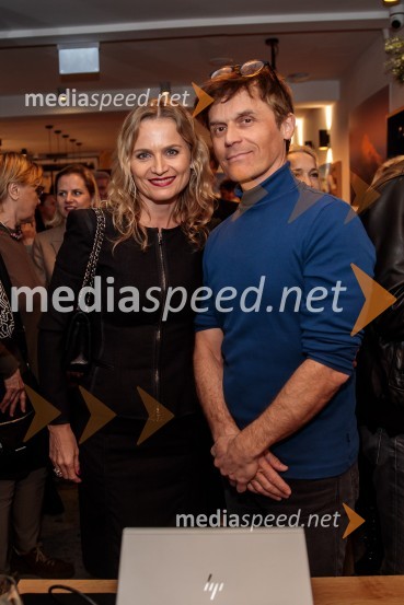  Katarina Kresal, odvetnica, nekdanja ministrica za notranje zadeve;  Gregor Kresal, filmski ustvarjalec in fotograf, nekdanji alpinistSlovenija, 4 barve, odprtje razstave Gregorja Kresala