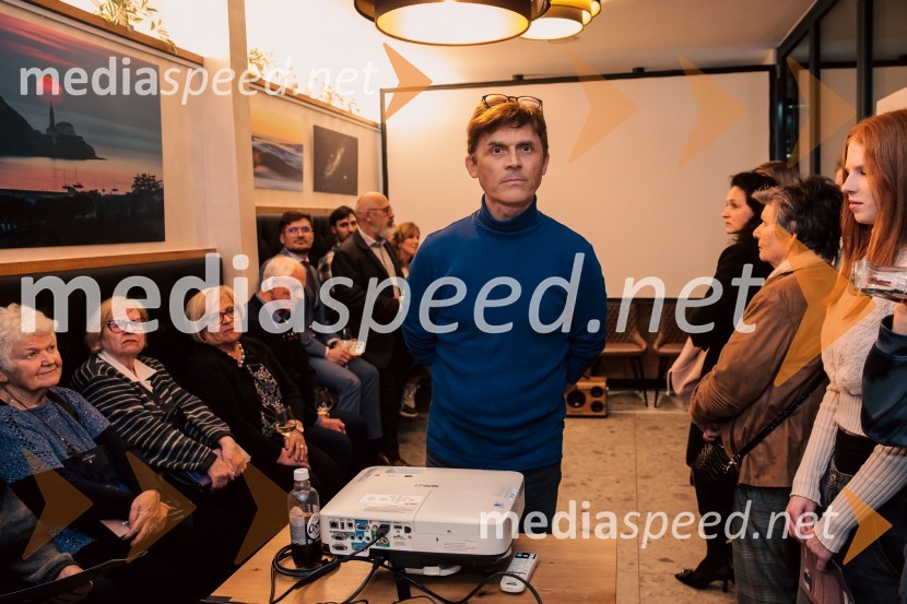  Gregor Kresal, filmski ustvarjalec in fotograf, nekdanji alpinistSlovenija, 4 barve, odprtje razstave Gregorja Kresala