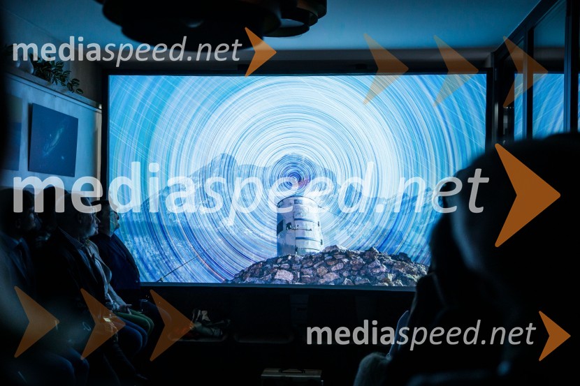 Slovenija, 4 barve, odprtje razstave Gregorja Kresala