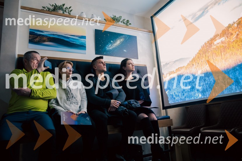 Slovenija, 4 barve, odprtje razstave Gregorja Kresala