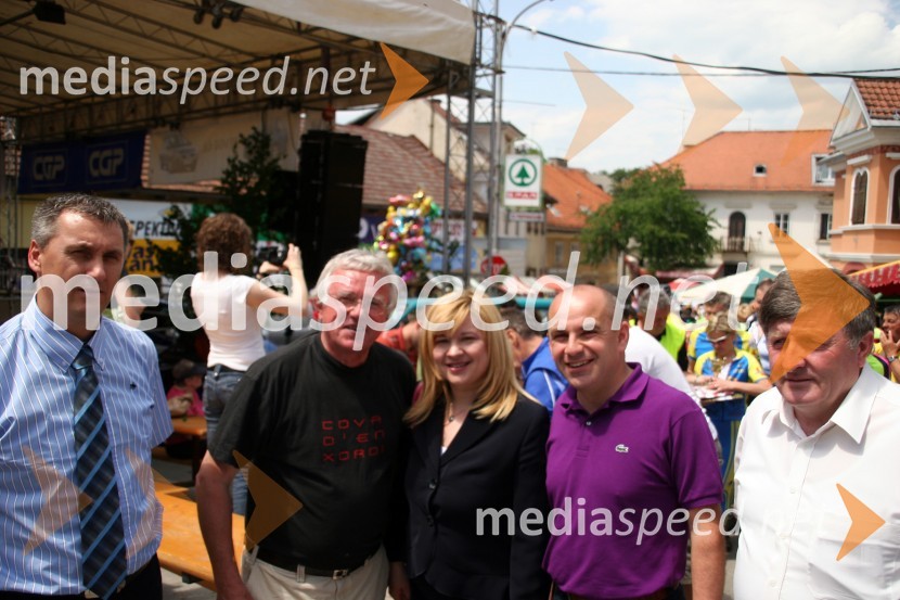 Jože Nemanič, Občina Metlika, Drago Bulc, novinar in predsednik društva turističnih in potovalnih novinarjev Slovenije, Renata Brunskole, županja občine Metlika, Marjan Hribar, direktor Direktorata za turizem pri Ministrstvu za gospodarstvo in Anton Černič, podžupan Občine Metlika27. Vinska vigred