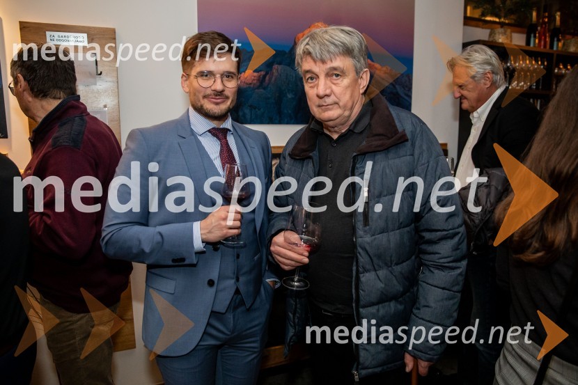  Matija Urankar, Odvetniška pisarna Senica & partnerji, d.o.o;  Jožef Školč, Glavni tajnik  ZOTKSSlovenija, 4 barve, odprtje razstave Gregorja Kresala