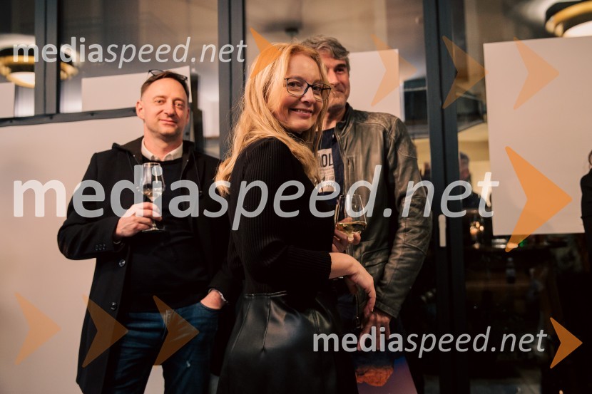  Katka B. KresalSlovenija, 4 barve, odprtje razstave Gregorja Kresala