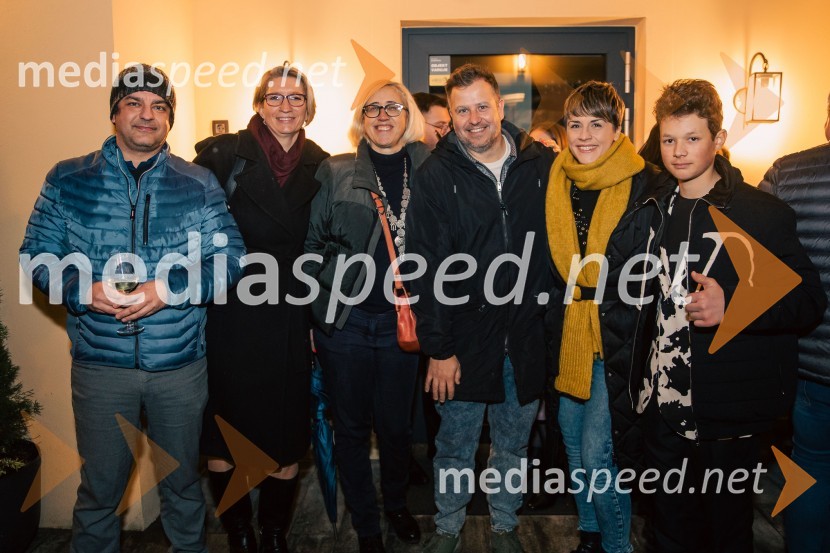  ... ;  ... ;  ... ;  ... ;  ... ;  Luka KresalSlovenija, 4 barve, odprtje razstave Gregorja Kresala