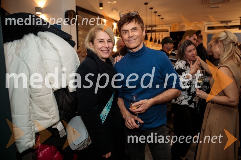  ... ;  Gregor Kresal, filmski ustvarjalec in fotograf, nekdanji alpinistSlovenija, 4 barve, odprtje razstave Gregorja Kresala