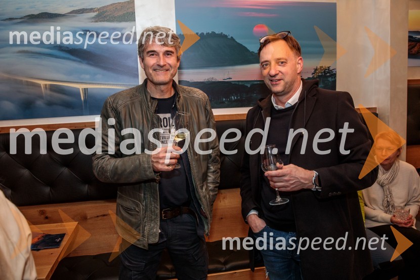  Robert Hafner, Vinarstvo Hafner;  ... Slovenija, 4 barve, odprtje razstave Gregorja Kresala