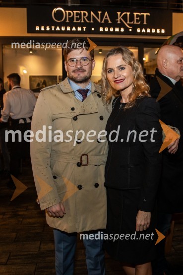  Matija Urankar, Odvetniška pisarna Senica & partnerji, d.o.o;  Katarina Kresal, odvetnica, nekdanja ministrica za notranje zadeveSlovenija, 4 barve, odprtje razstave Gregorja Kresala