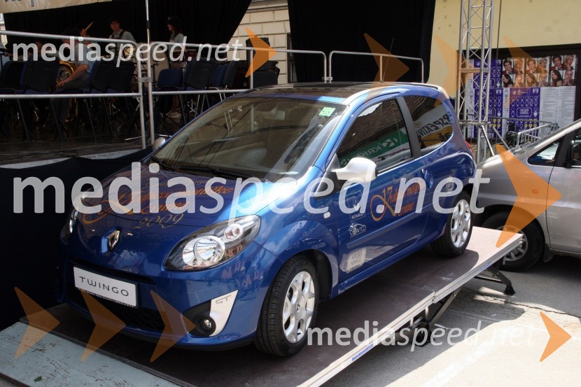 Avtomobil kraljice metliške črnine27. Vinska vigred