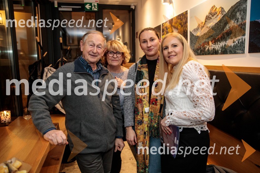  Dragan Remškar;  Ditka Rotner;  ... ;   Lija Vide Muzlovič,  poslovna direktorica Visokošolski zavod FizioterapevtikaSlovenija, 4 barve, odprtje razstave Gregorja Kresala