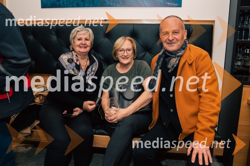  Jana Remec;  Melita Butara, stečajna upraviteljica;  Vital Verlič, direktor/partner, Futura DDBSlovenija, 4 barve, odprtje razstave Gregorja Kresala