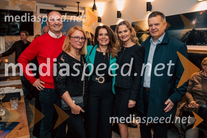  Samo Roš, predsednik kadrovske komisije SDH;  Saška Babnik, direktorica operativnega upravljanja, Plume Design;  Nataša Smrekar;  Katarina Kresal, odvetnica, nekdanja ministrica za notranje zadeve;  Matej Žvan, direktor, CDE d.o.o.Slovenija, 4 barve, odprtje razstave Gregorja Kresala