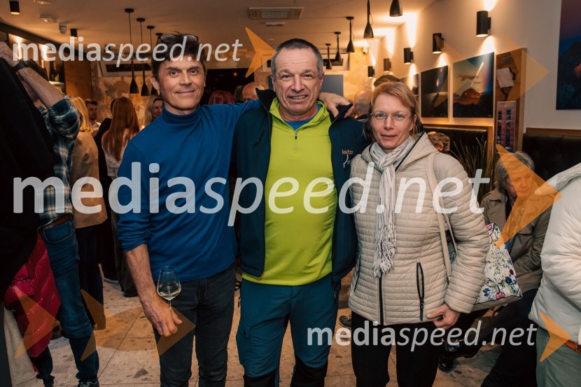  Gregor Kresal, filmski ustvarjalec in fotograf, nekdanji alpinist;  ... ;  ... Slovenija, 4 barve, odprtje razstave Gregorja Kresala