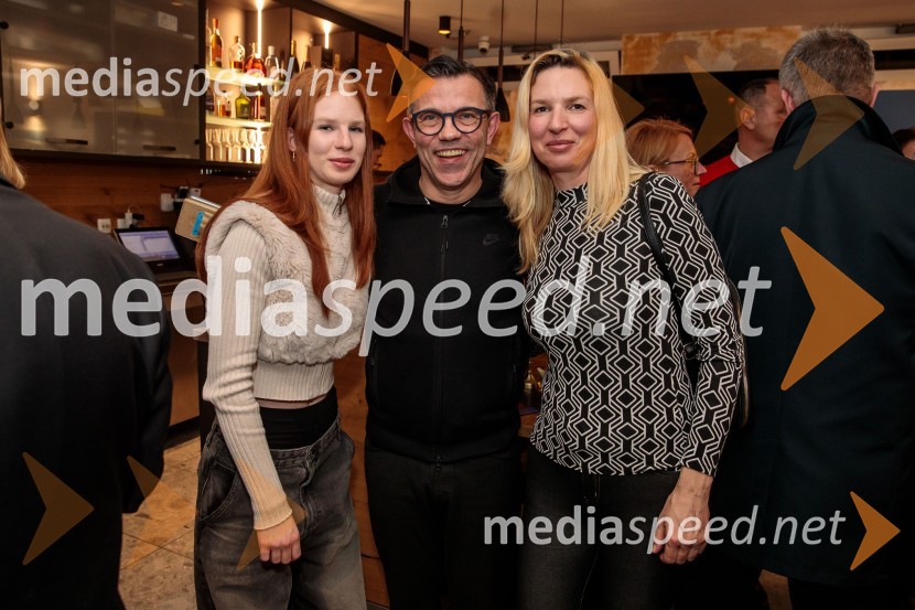 Slovenija, 4 barve, odprtje razstave Gregorja Kresala