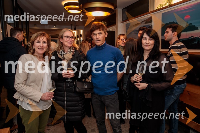  Ani Gale;  ... ;  Gregor Kresal, filmski ustvarjalec in fotograf, nekdanji alpinist;  ... Slovenija, 4 barve, odprtje razstave Gregorja Kresala