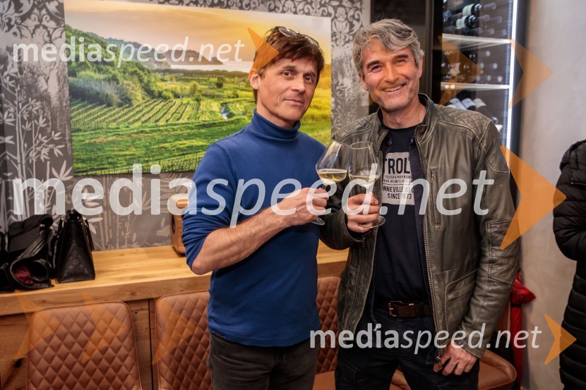  Gregor Kresal, filmski ustvarjalec in fotograf, nekdanji alpinist;  Robert Hafner, Vinarstvo HafnerSlovenija, 4 barve, odprtje razstave Gregorja Kresala