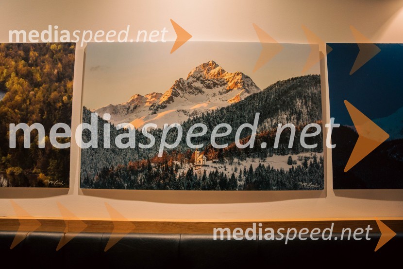 Slovenija, 4 barve, odprtje razstave Gregorja Kresala