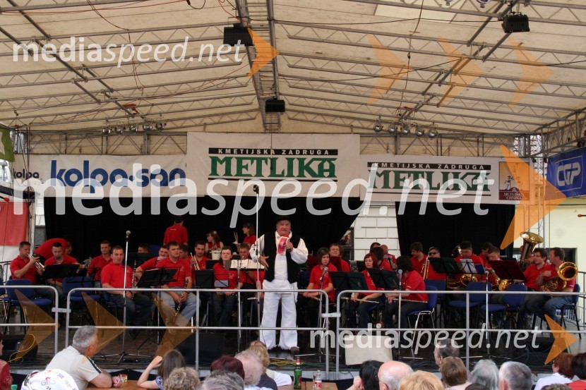 Vinko Fugina Šlajsar, humorist in KD pihalni orkester Kapele27. Vinska vigred