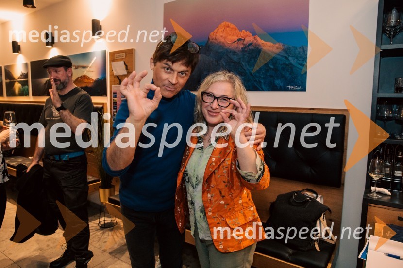  Gregor Kresal, filmski ustvarjalec in fotograf, nekdanji alpinist;  ... Slovenija, 4 barve, odprtje razstave Gregorja Kresala