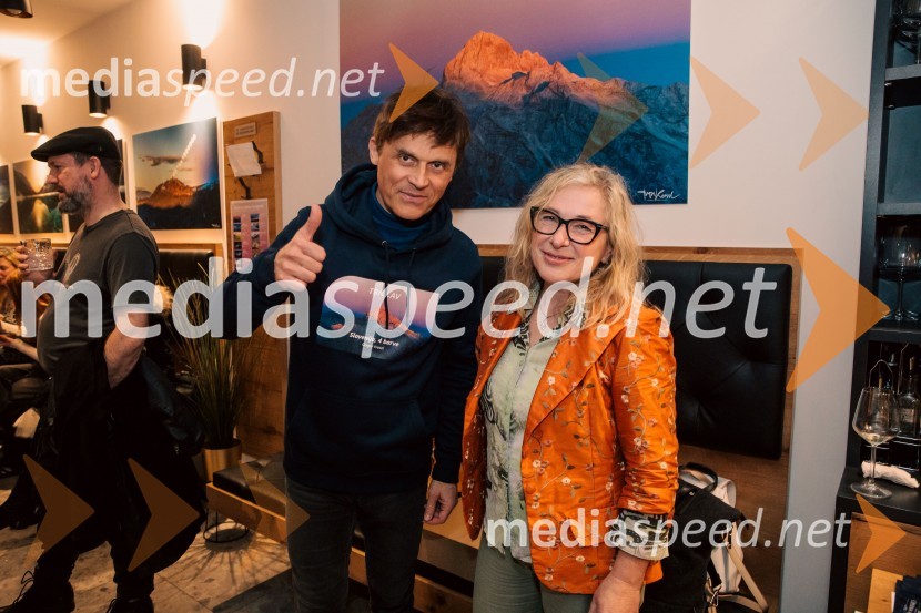  Gregor Kresal, filmski ustvarjalec in fotograf, nekdanji alpinist;  ... Slovenija, 4 barve, odprtje razstave Gregorja Kresala