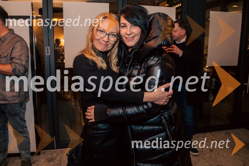  Katka B. Kresal;  ... Slovenija, 4 barve, odprtje razstave Gregorja Kresala