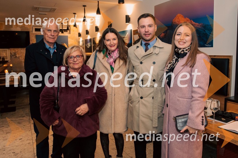 prof. dr. Janez Kresal; izr. prof. dr.  Friderika Kresal, Visokošolski zavod Fizioterapevtika;  Maruša Senica, Odvetniška pisarna Senica & partnerji, d.o.o;  Luka Ržek, Odvetniška pisarna Senica & partnerji, d.o.o;  ... Slovenija, 4 barve, odprtje razstave Gregorja Kresala
