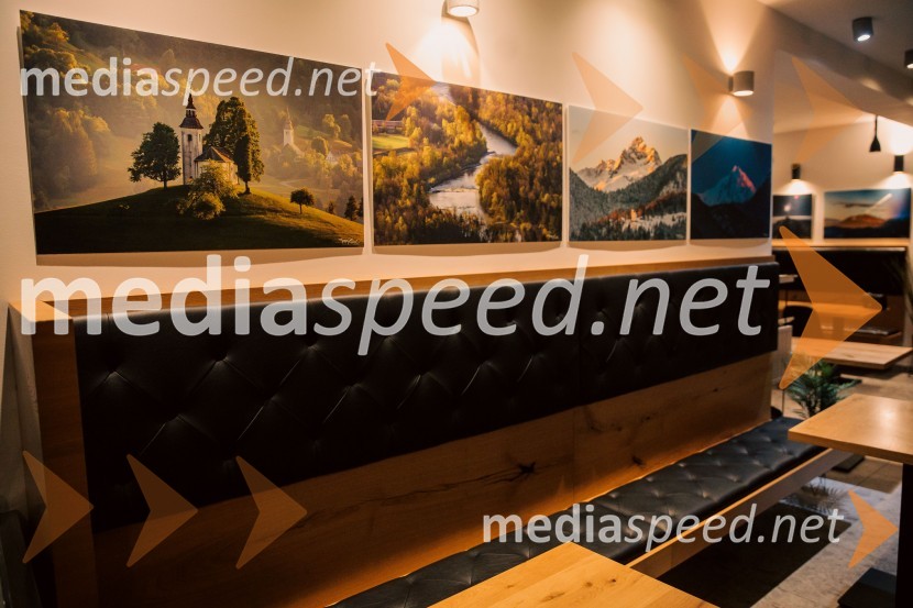 Slovenija, 4 barve, odprtje razstave Gregorja Kresala