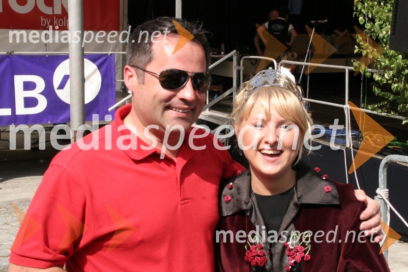 Peter Sunko, župan mesta Wagna v Avstriji in Simona Žugelj, druga kraljica metliške črnine27. Vinska vigred