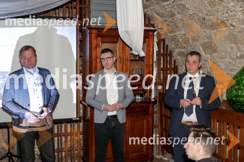  Marko Škriba, direktor znamke Volkswagen pri Porsche Slovenija d.o.o.;  ... ;  ... Novi Volkswagen Passat, predstavitev