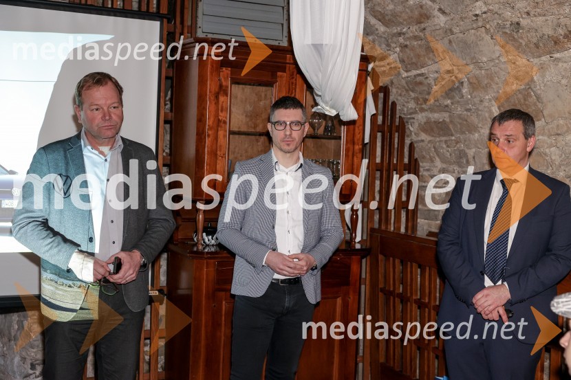  Marko Škriba, direktor znamke Volkswagen pri Porsche Slovenija d.o.o.;  ... ;  ... Novi Volkswagen Passat, predstavitev