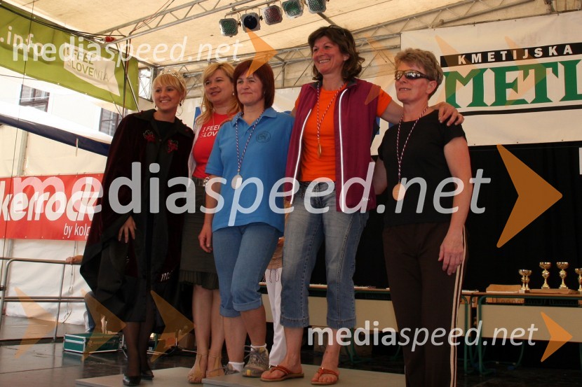 Simona Žugelj, druga kraljica metliške črnine, Renata Brunskole, županja občine Metlika, Silva Vidmar, Marathon Novo mesto, Majda Dobravc, Marathon Novo mesto in Alenka Novak, Marathon Novo mesto27. Vinska vigred