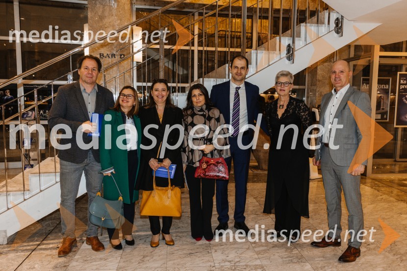  ... ;  ... ;  ... ;  ... ;  ... ;  Mirjam Drnovšček, direktorica, SNG Nova Gorica;  ... Premiera Ko se mrtvi prebudimo, SNG Nova Gorica