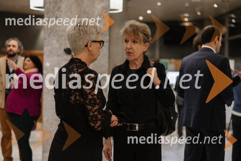  Mirjam Drnovšček, direktorica, SNG Nova Gorica;  Vesna Jurca Tadel, ravnateljice SNG Drama LjubljanaPremiera Ko se mrtvi prebudimo, SNG Nova Gorica