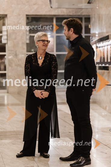  Mirjam Drnovšček, direktorica, SNG Nova Gorica;  Marko Bratuš, umetniški vodja SNG Nova GoricaPremiera Ko se mrtvi prebudimo, SNG Nova Gorica