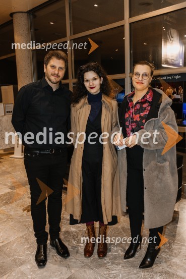  Marko Bratuš, umetniški vodja SNG Nova Gorica;  ... ;  Tereza  Gregorič, dramaturginjaPremiera Ko se mrtvi prebudimo, SNG Nova Gorica