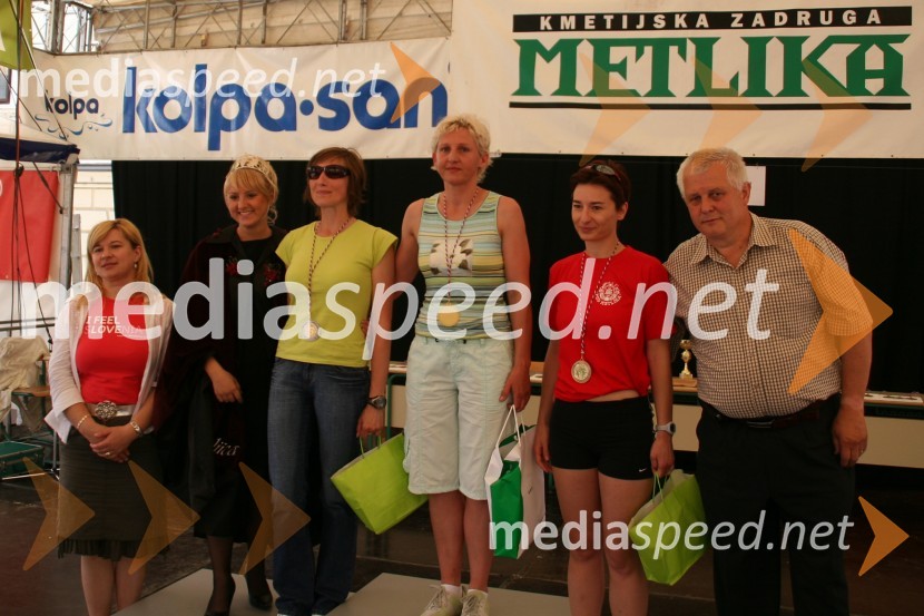 Renata Brunskole, županja občine Metlika, Simona Žugelj, druga kraljica metliške črnine, Magda Lužar, DTP Trebnje, Vesna Hedžet, Marathon Novo mesto, Vanja Badovinac, 3K šport in Andrej Sever, predsednik Športne zveze Občine Metlika27. Vinska vigred