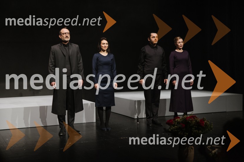  Blaž Valič, igralec;  Arna  Hadžialjević, igralka;  Gorazd Jakomini, igralec ;  Helena Peršuh, igralkaPremiera Ko se mrtvi prebudimo, SNG Nova Gorica