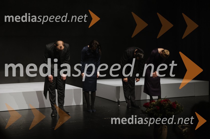  Blaž Valič, igralec;  Arna  Hadžialjević, igralka;  Gorazd Jakomini, igralec ;  Helena Peršuh, igralkaPremiera Ko se mrtvi prebudimo, SNG Nova Gorica