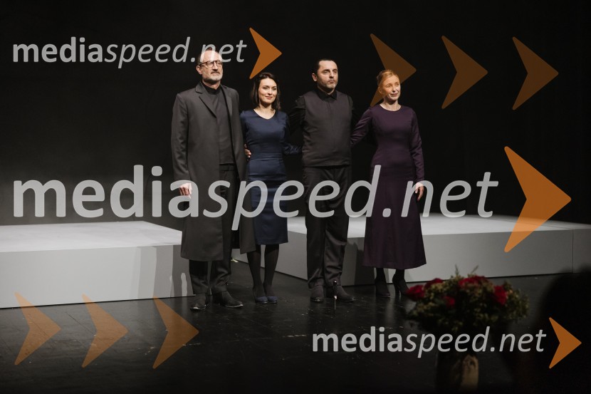  Blaž Valič, igralec;  Arna  Hadžialjević, igralka;  Gorazd Jakomini, igralec ;  Helena Peršuh, igralkaPremiera Ko se mrtvi prebudimo, SNG Nova Gorica