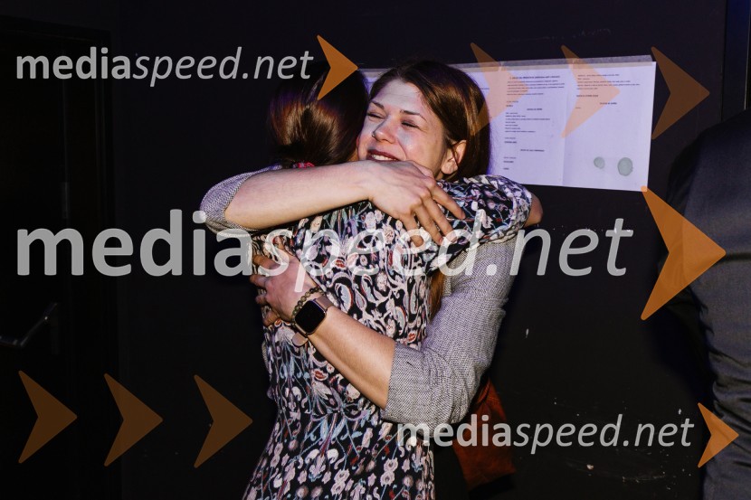  ... ;  Anja Pišot, lektorica SNG Nova GoricaPremiera Ko se mrtvi prebudimo, SNG Nova Gorica